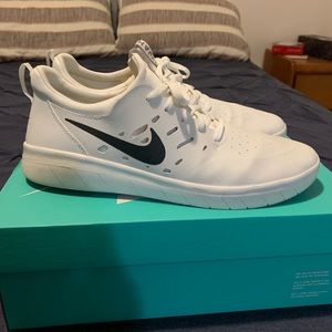 Nike Nyjah Huston Skate Shoes
